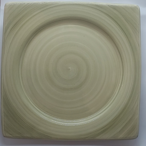 Assiette carrée petit modèle amande